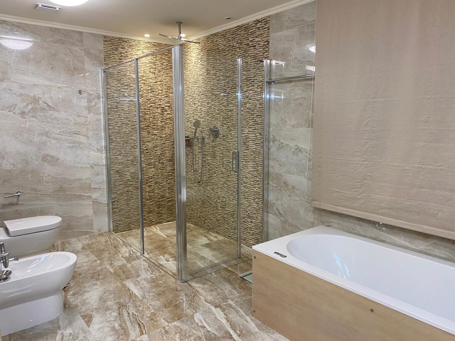 2f1f6949-36fb-402b-9664-6c0724327c41