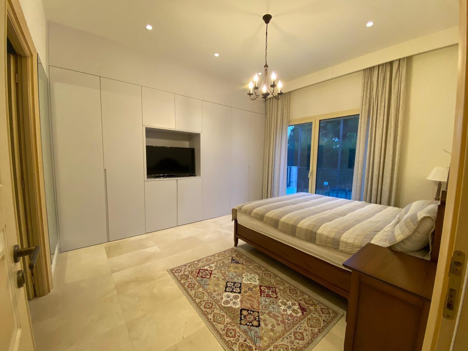 645d5c27-c40a-4ffd-aabf-cea6f0b85819