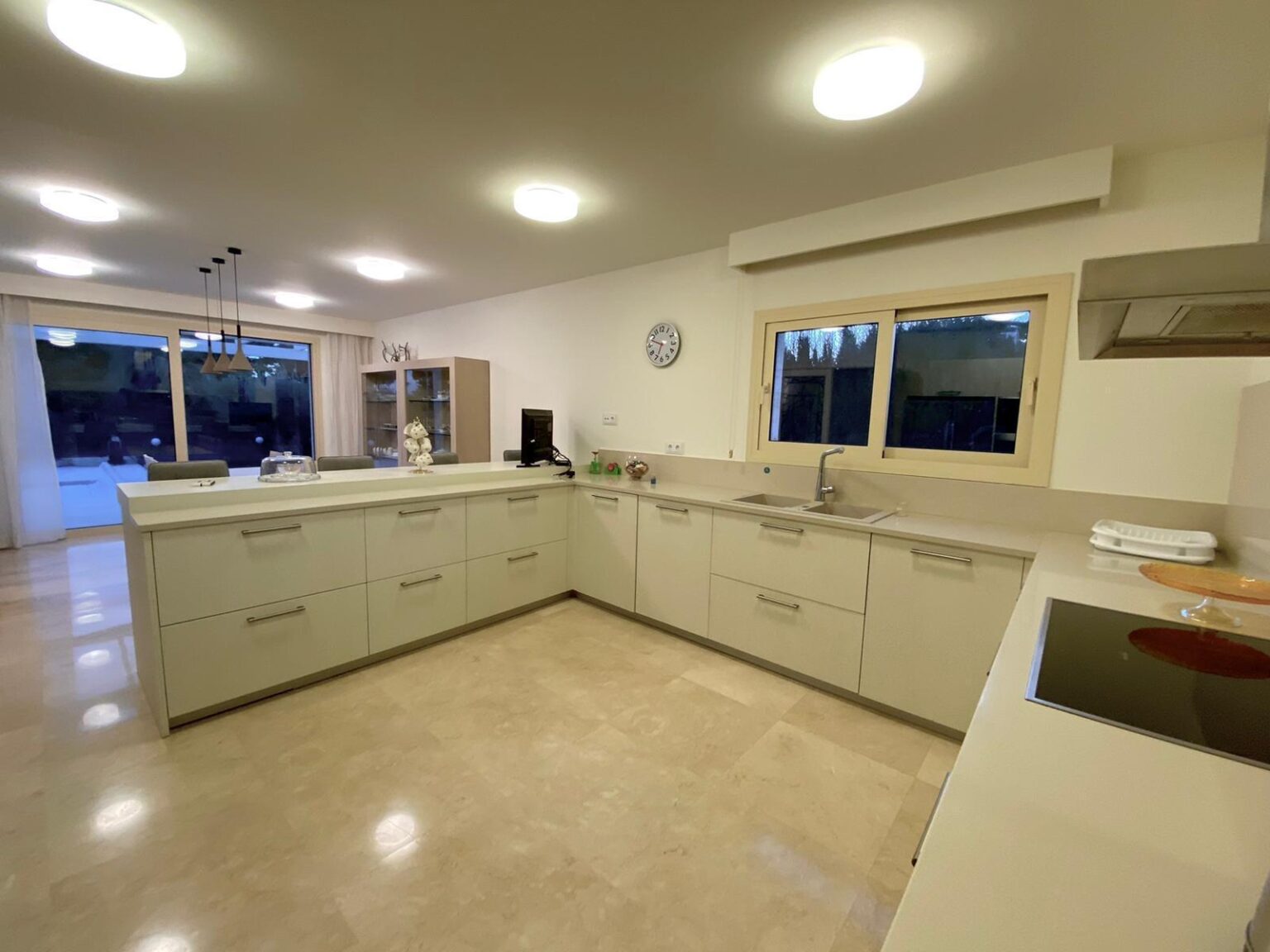 f79db8c3-109d-4d45-85ea-ae5f87f62e16